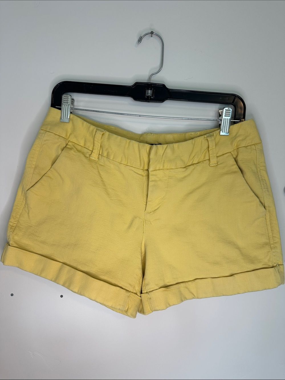 Dear John Women’s Casual Yellow Chino Stretch Cuffed Shorts 29